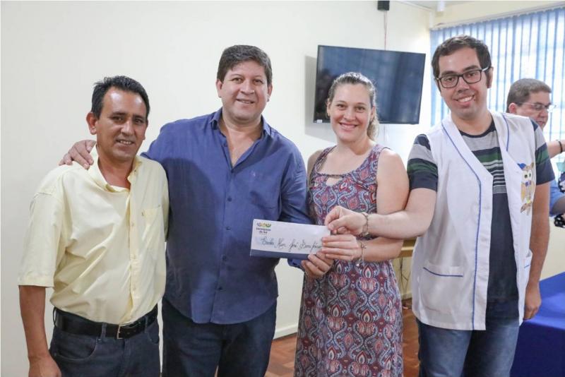 Vereadores entregam gratificação alusiva ao Dia do Professor